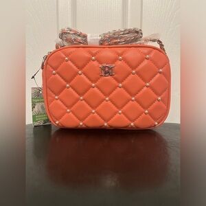 ⭐️ NWT Badgley Mischka Diamond Quilted Camera Crossbody Bag with Pearls ⭐️